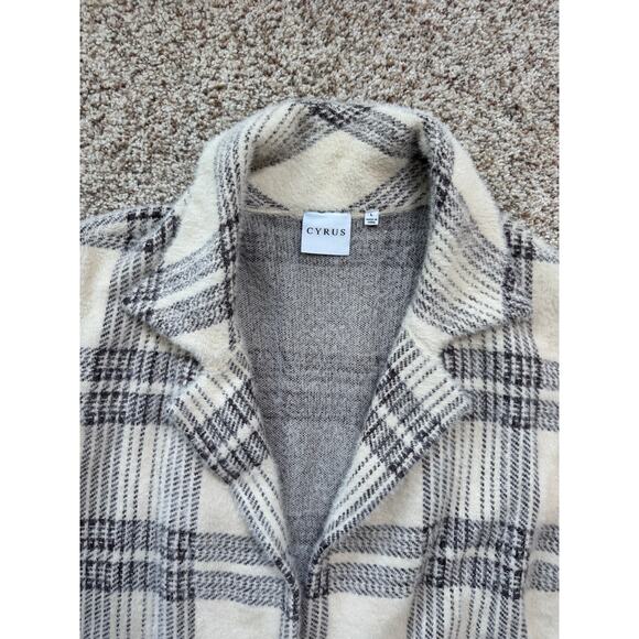 CYRUS Sweater Coat; Size Women's Large, Warm & Fuzzy! Cream & Gray Plaid pattern - Picture 3 of 8